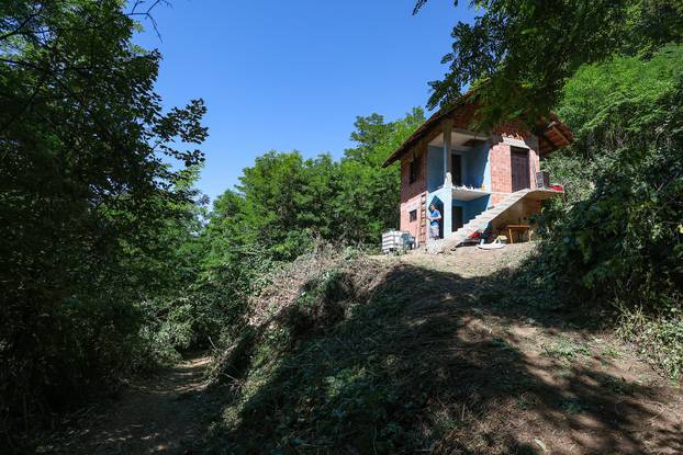 ARHIVA: Američki influenser Justus Reid mora srušiti kuću Zagorju koju je kupio za 5.000 eura i u potpunosti preuredio