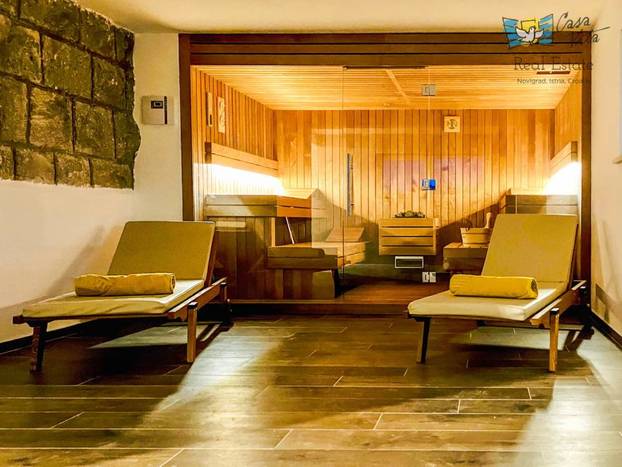 FOTO Počeli graditi grčki hram pa se predomislili? Neobična vila kod Poreča osvaja izgledom