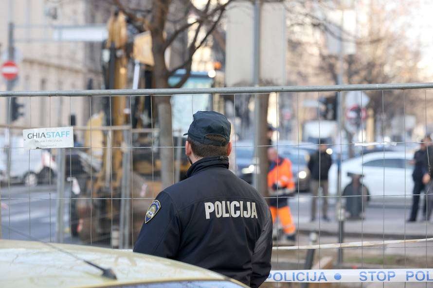Zagreb: Pod jakim policijskim osiguranjem nastavljena izgradnja podzemnih spremnika u Žerjavićeva