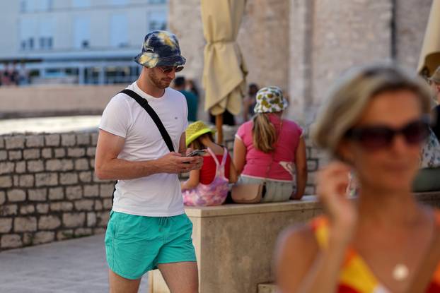 Zadar: Velik broj turista "okupirao" je središte grada