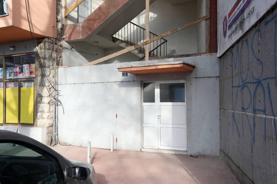 U Kninu se urušio dio stambene zgrade na trgu Oluje