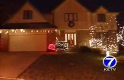 Lopovi ukrali božićne ukrase sa obiteljske kuće