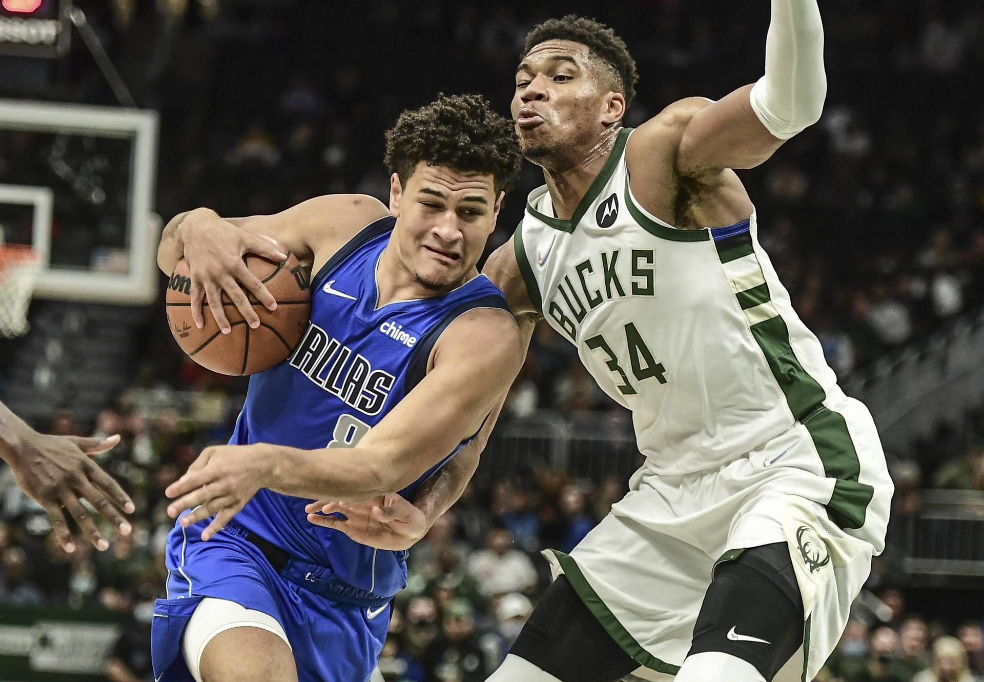 NBA: Preseason-Dallas Mavericks at Milwaukee Bucks