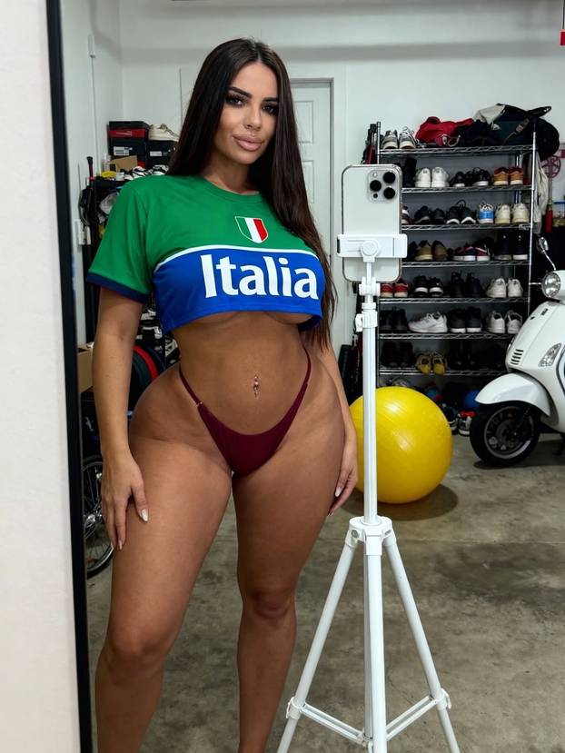 FOTO Fatalna gutačica vatre vrti muškarce oko prsta: 'Čude se da ovako seksi žena riga vatru...'