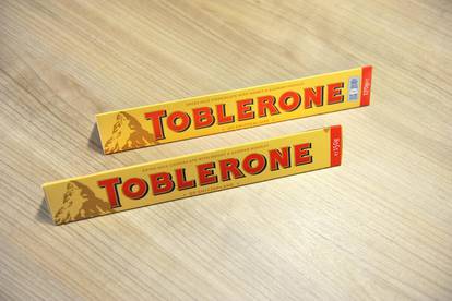 Nedovoljno švicarski: Toblerone će ostati bez planine na omotu