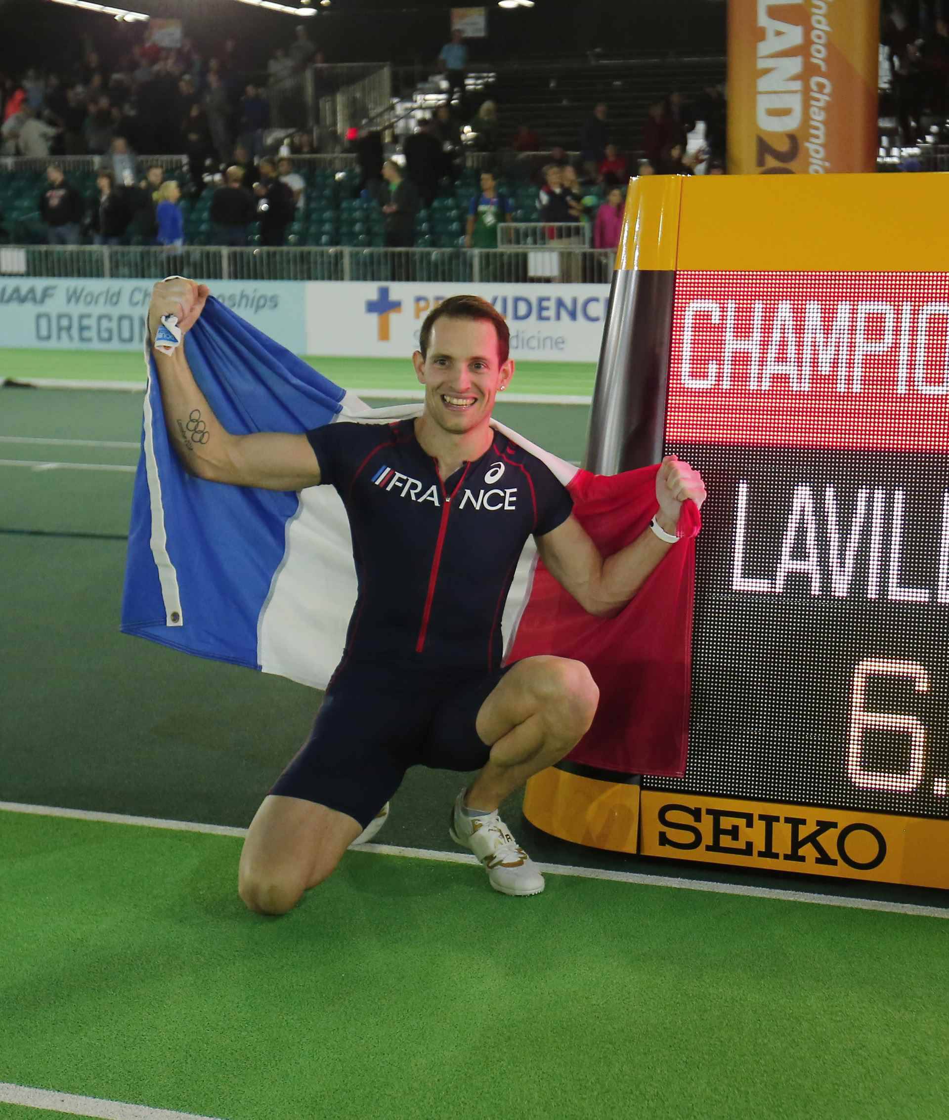 Svjetski rekorder Lavillenie preskočio 6,02 i uzeo zlato