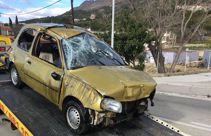 Teška nesreća u Podstrani: Vozač sletio s ceste i poginuo