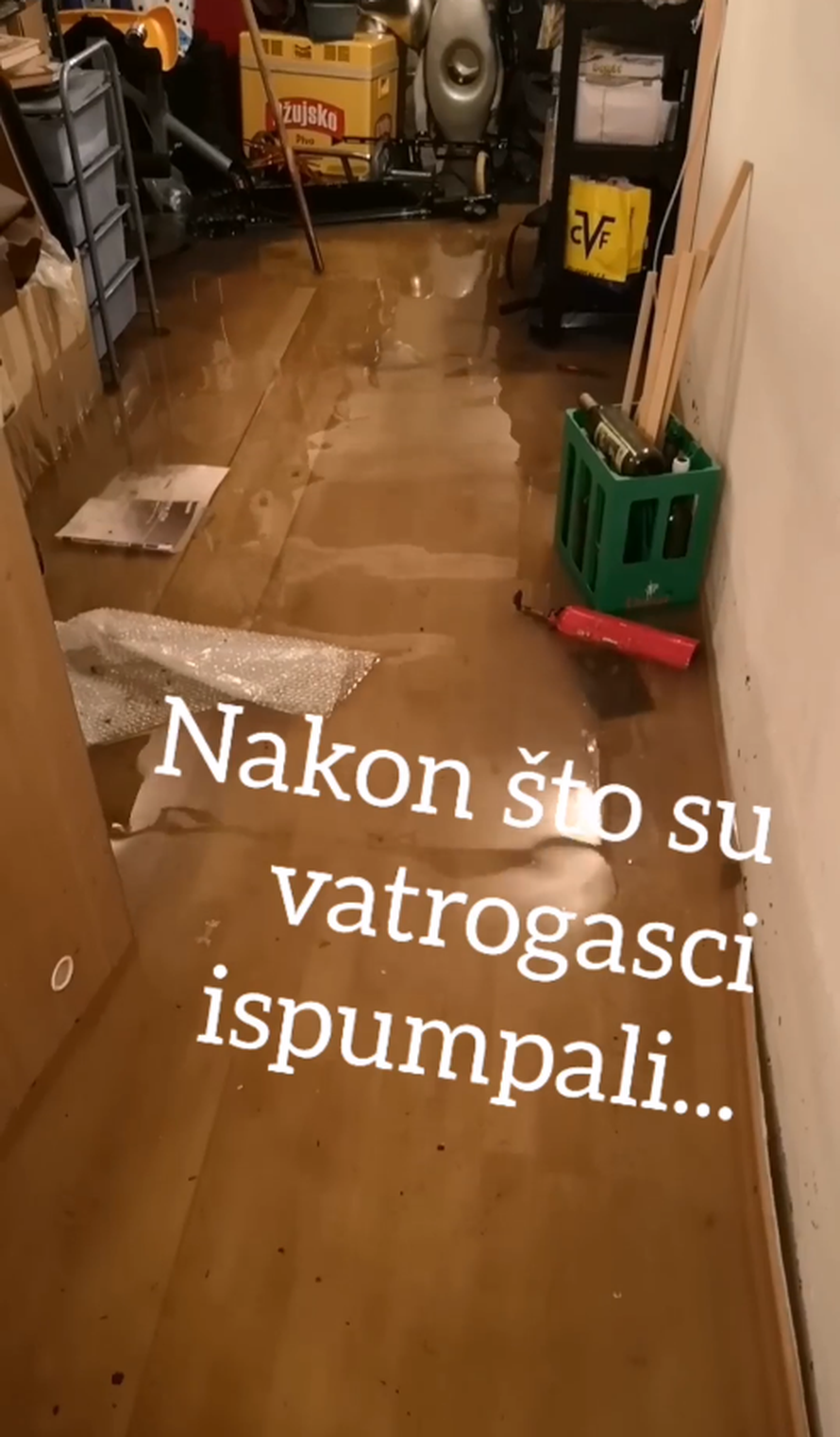 Reneu poplavio podrum: S*anja se događaju, nabavite si pumpu