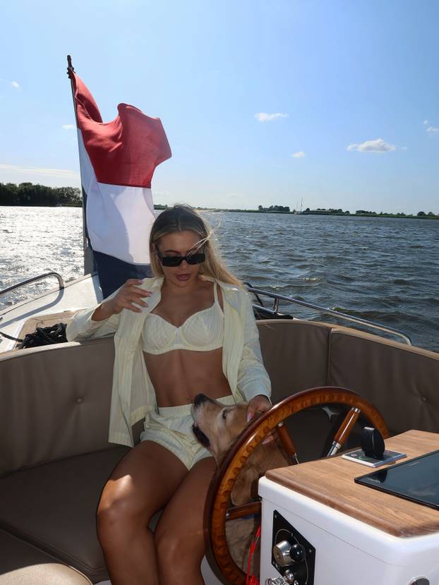 FOTO Jutta je čudo! Evo kako izgleda kad iz kombinezona uskoči u bikini. I tada dominira