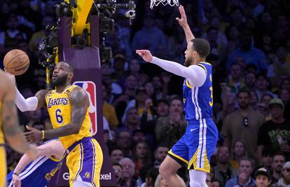 VIDEO 'Kralj' James juri po tron: Tukao Curryja, Lakersi u finalu!