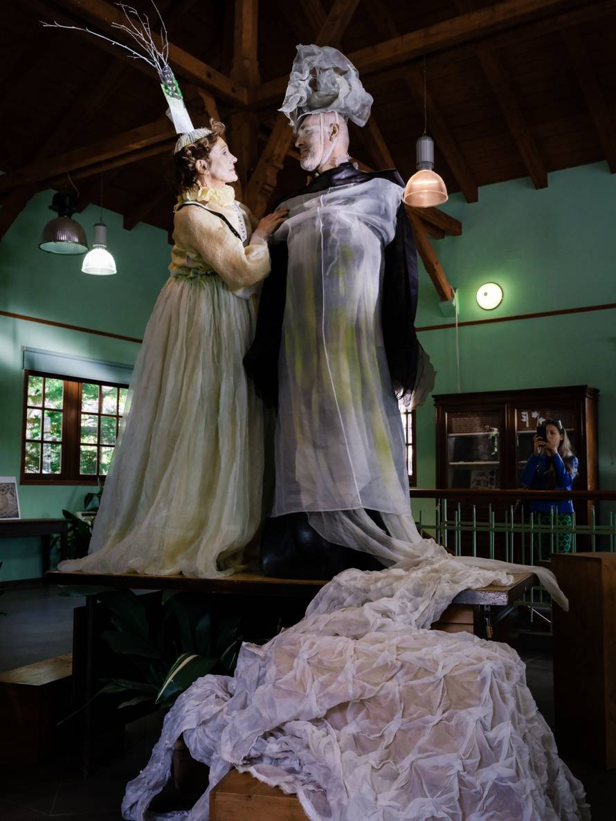 Performans u Botaničkom vrtu: Slavili Alexandra McQueena, a sve je trajalo desetak minuta...