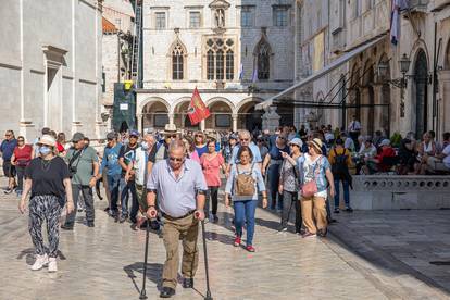 Magla, miris kiše i sajmovi u čast buče još nisu otjerali bablje ljeto - još ima i kupača