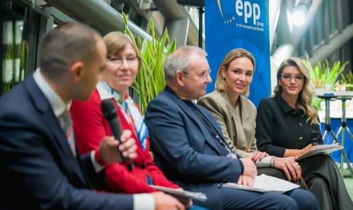 Vekić oduševila Bruxelles: Došla na poziv europarlamentarke i predstavila inspirativni projekt