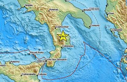 Snažan potres od 5 po Richteru pogodio jug Italije: 'Treslo se sve, baš kao da sam na brodu'