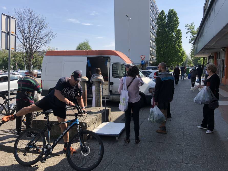 Prodavačima stigli računi: 'Ej, platite prostor koji ne koristite'