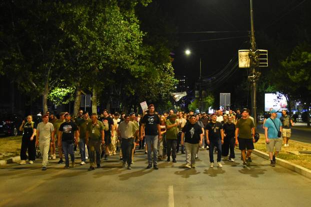 Niš: Ispred Osnovnog suda održan je prosvjed podrške pod nazivom "Svi smo mi Nikolina"