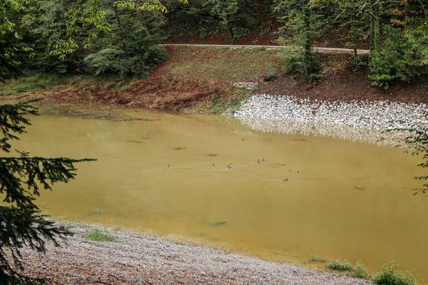 Velike količine oborina počele su puniti Trakošćansko jezero