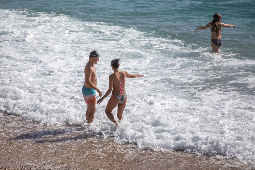 Dubrovnik: Kupači na najpoznatijoj gradskoj plaži Banje
