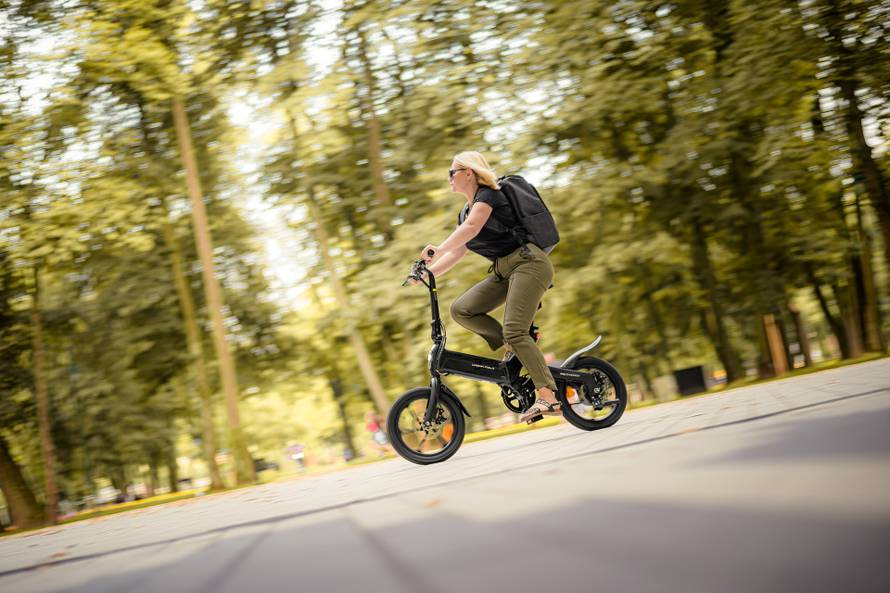 Juraj Šebalj i Jelena Glišić pozivaju vas na druženje uz e-bicikle i e-romobile