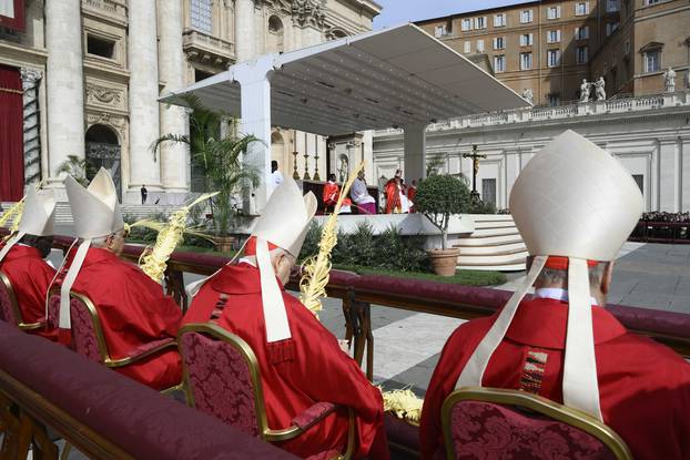 ITALY - POPE FRANCIS CELEBRATES THE HOLY MASS OF PALMSIN SAINT'S PETER'S SQUARE AT THE VATICAN  - 2023/4/2