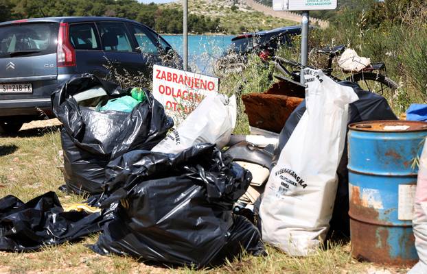 Grebaštica: Akcija ?iš?enja u sklopu projekta Rezolucija Zemlja 