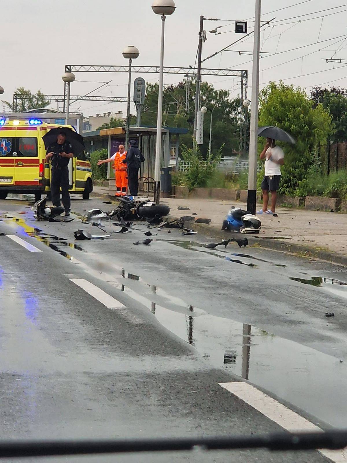 Zagreb: Sudarili se motocikl i auto, troje ljudi je u bolnici