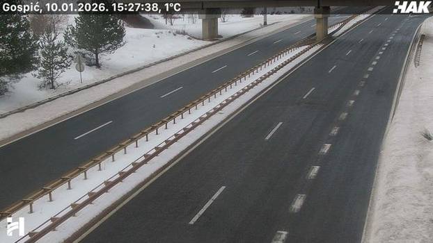 FOTO Pogledajte situaciju na autocestama: Snijeg još pada, stvara se poledica, ima i magle