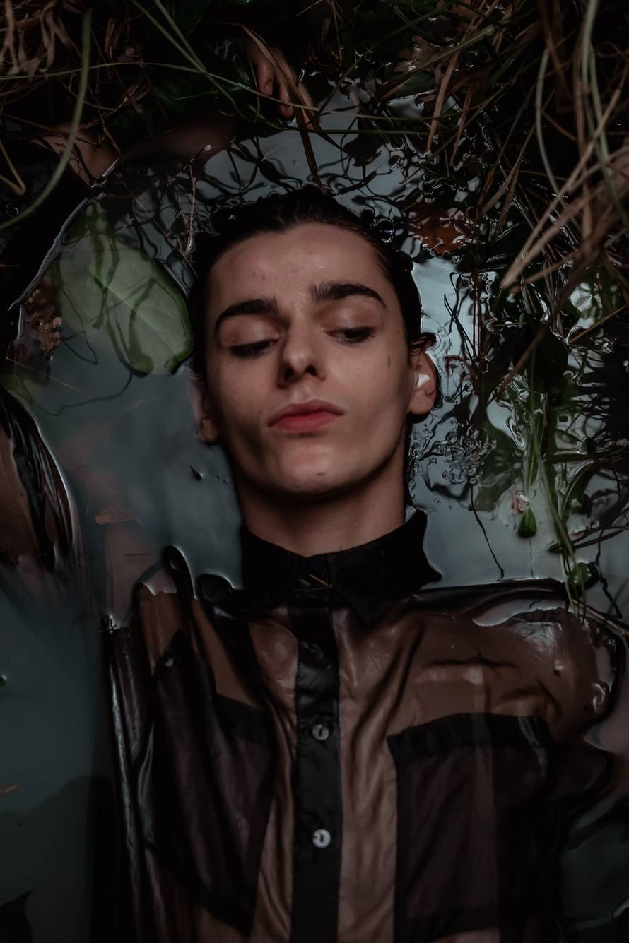 VIDEO Marko Bošnjak objavio je spot za 'Poison Cake' s kojom će se predstaviti na Dori u Opatiji