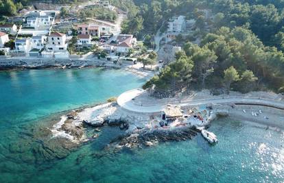 Šef lokalnog HDZ-a podigao je beach bar tamo gdje ne smije