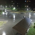 VIDEO Ma kakvo nevrijeme! Dva para plesala po kiši ispred Studentskog doma: 'Preslatko!'