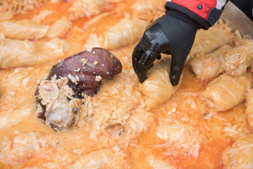 Zagreb: Mnogobrojni posjetitelji na prvom danu Adventa