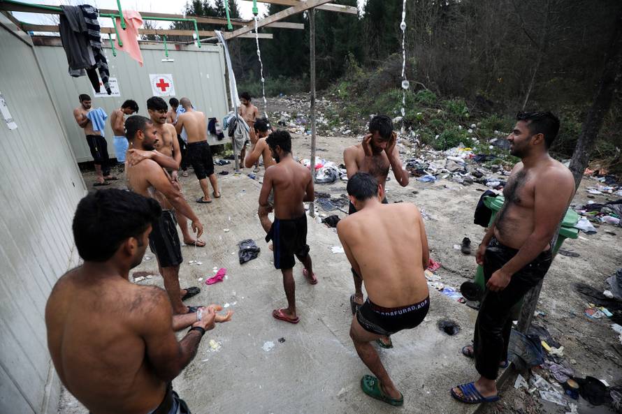 Noć u paklu Vučjaka: Mlate nas i pucaju, bojimo se crne policije