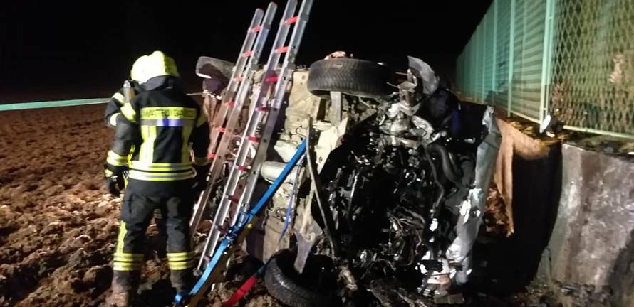 Sveti Ivan Zelina: Sletio s ceste i pao u nesvijest na -8°C. Auto je prekrio led. Pronašla ga ralica