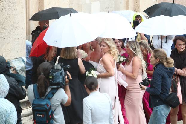 ARHIVA - 2024. Dubrovnik: Vjenčanje Nicole Artukovich i Liama Stewarta u crkvi sv.Ignacija