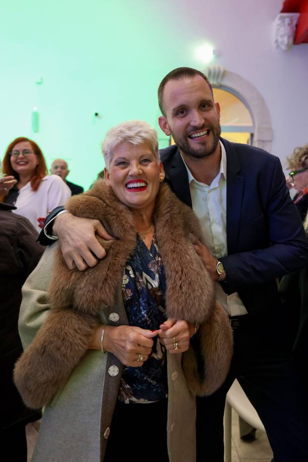 U Zadru održan Bal umirovljenika, zaplesao i ministar Šime Erlić