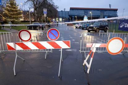 FOTO Problemi s parkingom jer je utakmica: Zatvorili dobar dio Park and Ridea zbog Dinama