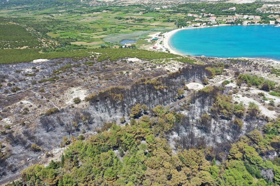 Gorjelo je cijelu noć: Pogledajte kako Zrće izgleda nakon požara