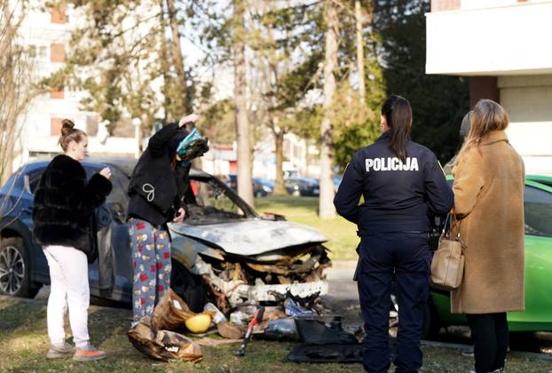 Zagreb: U Sigetu se zapalio kontejner, požar zahvatio dva automobila