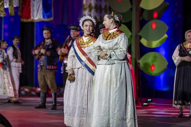 Vinkovci: 60. Vinkovačke jeseni pod sloganom "Jesen rumeni jabuka"