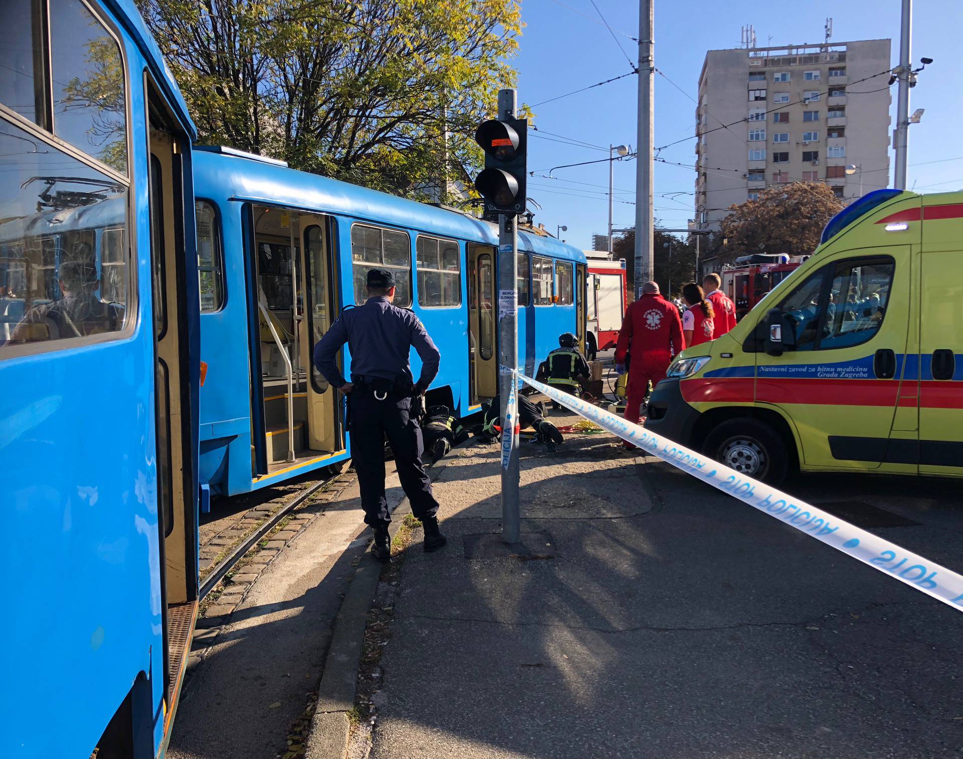 Šok u Zagrebu: Žena podletjela pod tramvaj, nije joj bilo spasa