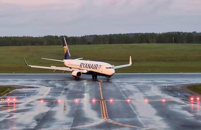 Ryanair tvrdi da je bjeloruska kontrola leta odbila zahtjev pilota da kontaktira tvrku