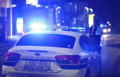 Objavili su snimku brutalnog napada u Splitu: Napadači tukli rukama i nogama mladića (22)