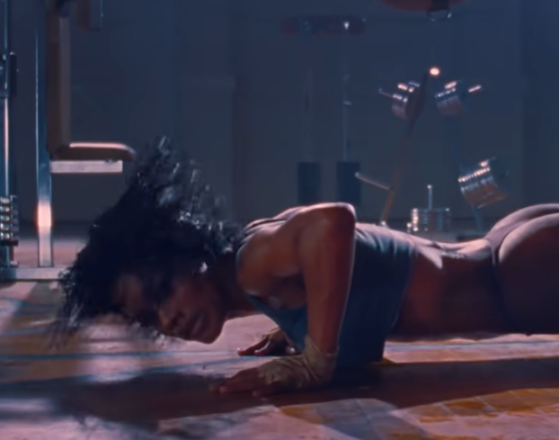 FOTO Teyana Taylor tresla je guzu u tangicama, a sada voli nositi 'gole' haljine u javnosti