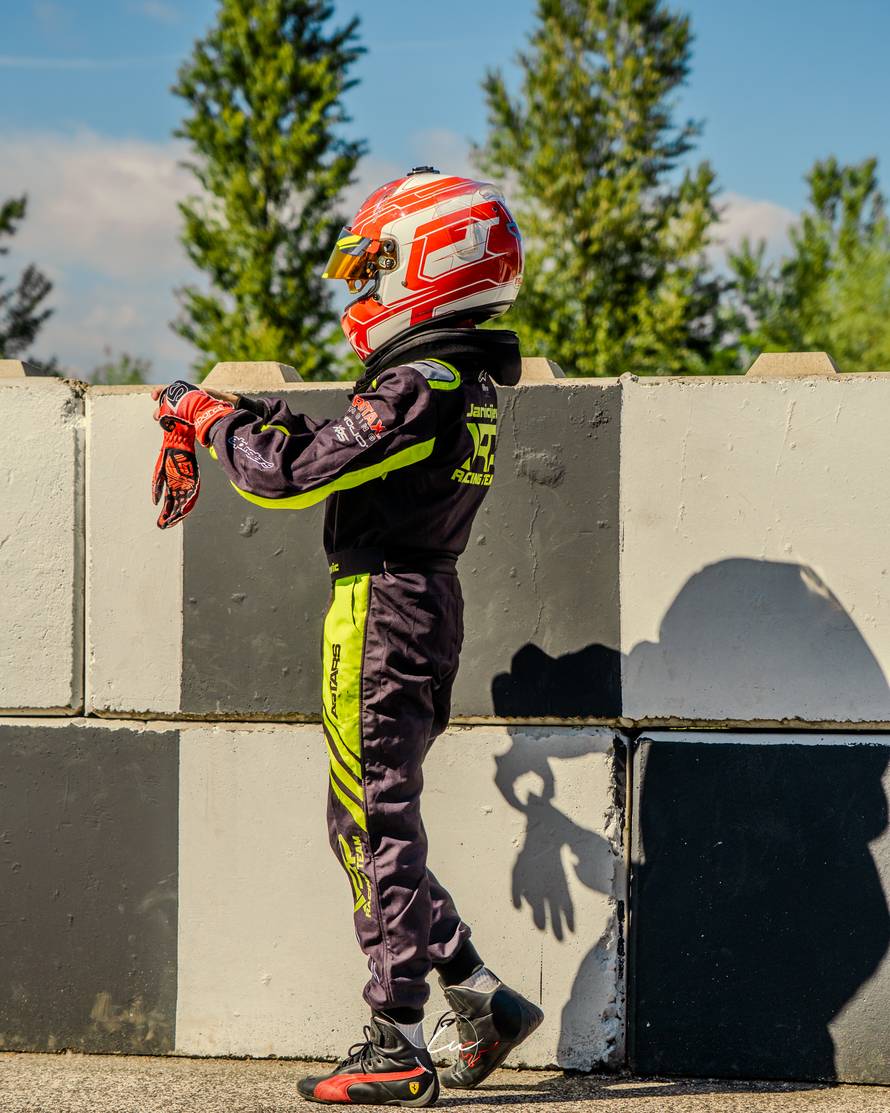 Hrvatski karting dobiva novu zvijezdu: Ivan Janičijević (11) oduševljava rezultatima...