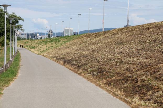 Zagreb: Neočišćen Bundek šest dana nakon koncerta Marka Perkovića Thompsona