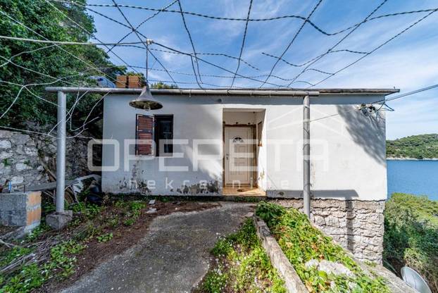 FOTO Na Mljetu se prodaje kuća uz more koja treba renovaciju: Cijena će vas šokirati!