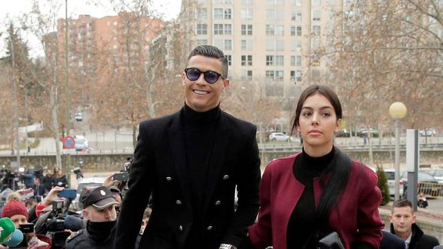 Cristiano Ronaldo ?e sa svojim partnericom Georginom Rodriguez dobiti blizance