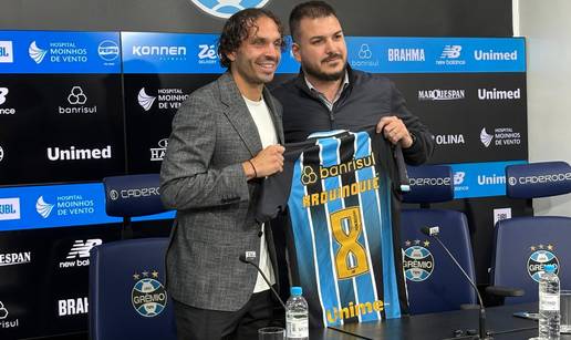 Krovinovi&cacute; na predstavljanju u Gremiju: 'U Hrvatskoj sam igrao za velik klub i pod pritiskom'