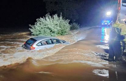 Drama u Poljskoj: Bujica je odnijela auto s dvoje djece!