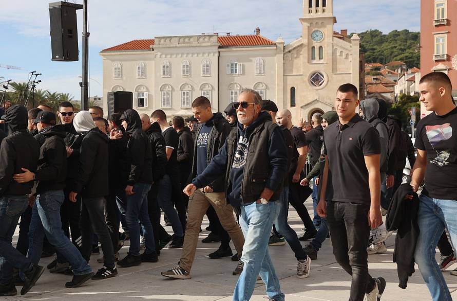Split: Torcida na Rivi održala prosvjed